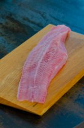 Bild von Wels roh | 2 Fischseiten | 400g - € 12,80